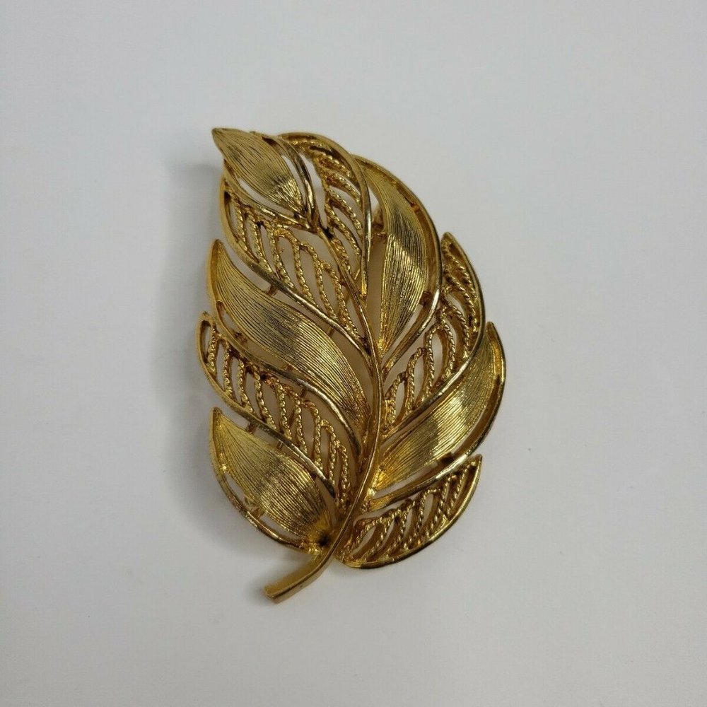Vintage M.LENT Gold Tone Leaf Filigree Brooch Pin
